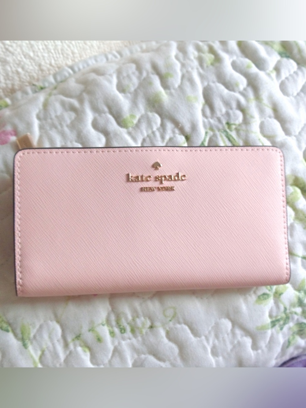 NWT kate spade pale baby 🌸 pink 👛 Saffiano bifold wallet with gold logo